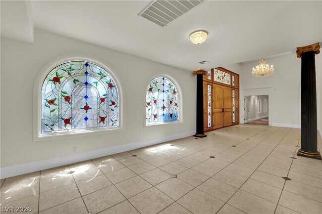 Building Photo - 1250 Shadow Ln