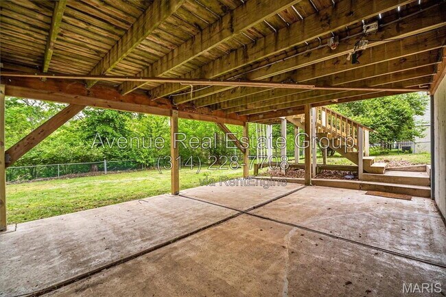 Building Photo - 515 Stephanie Ln