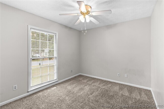 Building Photo - 6924 Woodmark Dr