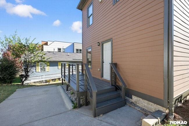 Building Photo - 237 Crumley St SW