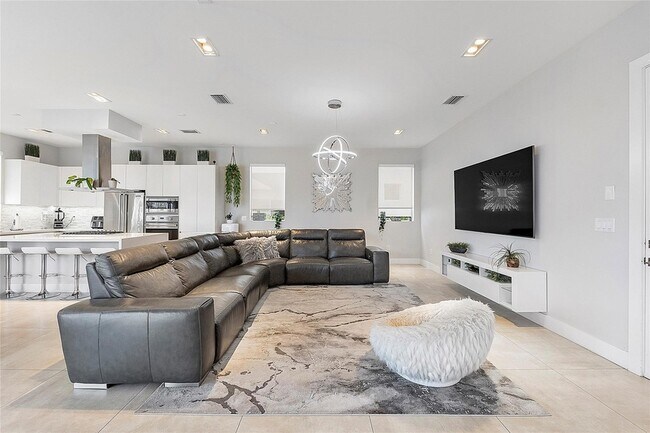 Building Photo - 7477 NW 99th Ave