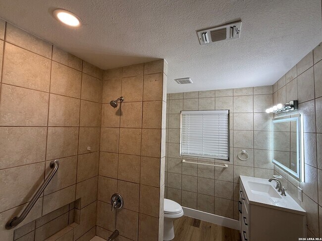 Building Photo - 4410 Trailwood Dr