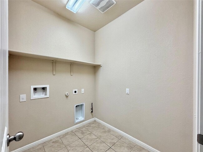 Building Photo - 1416 Fort Dessau Rd
