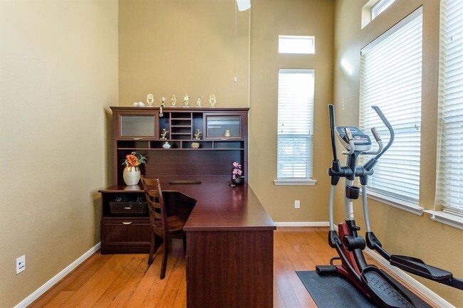 Building Photo - 6639 Larocke Trail