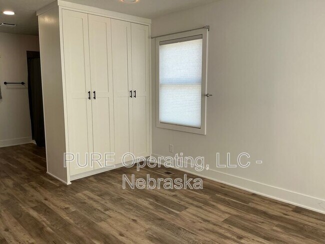 Building Photo - 316 N 13th St