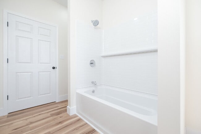 Building Photo - 2915 Sidonia Rd