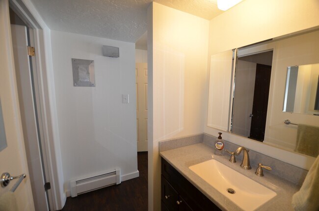 Building Photo - 763 Straight Creek Dr
