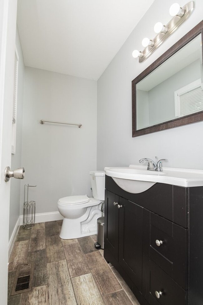 Building Photo - 3 bed 2 bath Home in Merrillville
