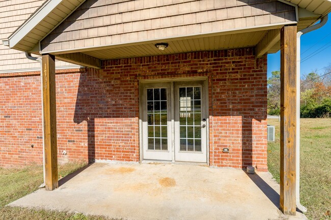 Building Photo - Four Bedroom Home Walking Distance to UofA! Lawn Care Included! AVAILABLE IN JULY!!!!!