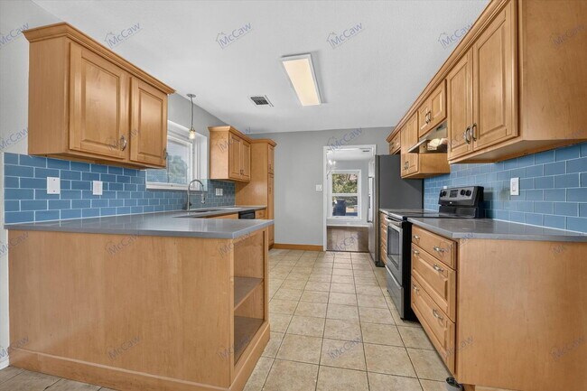 Building Photo - 4900 Ledgestone Dr