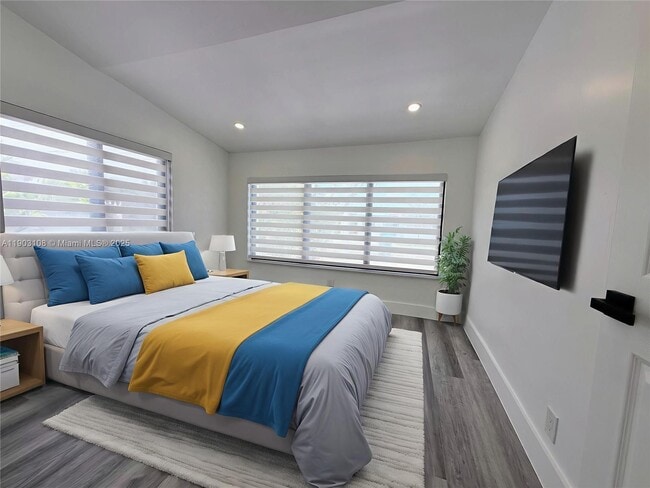 Building Photo - 240 SW 55th Ave