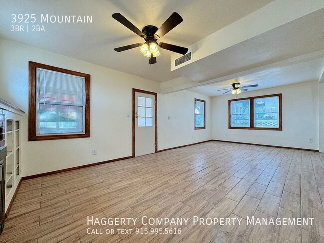 Building Photo - Central El Paso 3 bed with bonus office an...