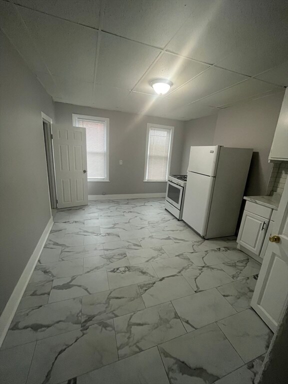 Building Photo - 185 Marion St