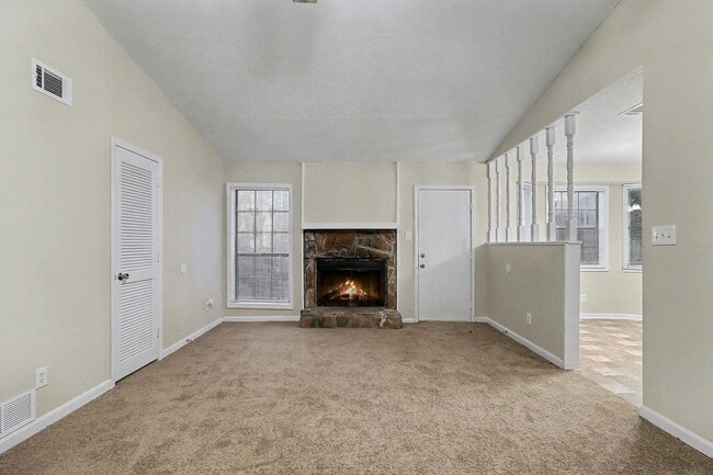 Building Photo - Renovated 3 Bedroom 2 Bath Home