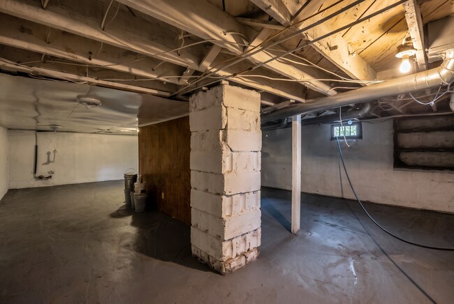Building Photo - 157 S Eureka Ave