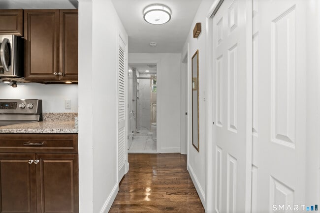 Building Photo - 1701 Boulevard