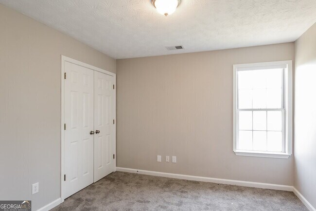 Building Photo - 2599 Field Spring Dr