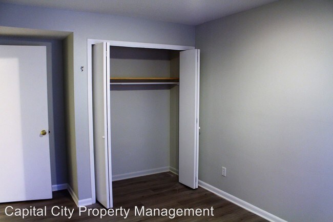 Building Photo - 3 br, 2 bath House - 6750 School St Unit 201