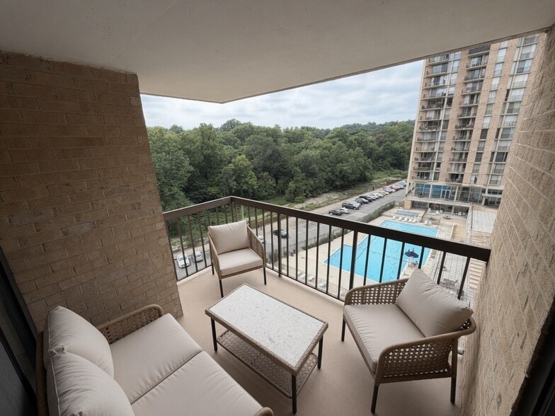 Balcony with view of Four Mile Run Creek - 4500 S Four Mile Run Dr
