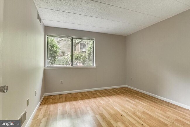 Building Photo - 11564 Rolling Green Ct