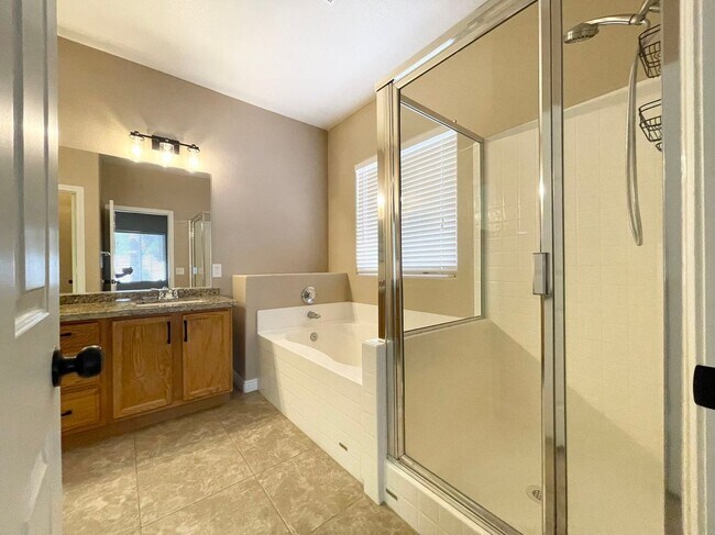 Building Photo - Dream Home in the Heart of Summerlin