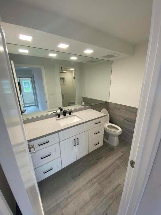 Building Photo - 195 Flanders Dr