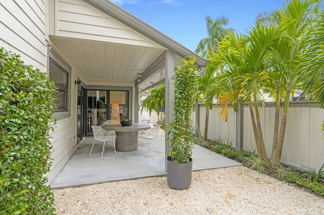 Building Photo - 2474 Bedford Mews Dr