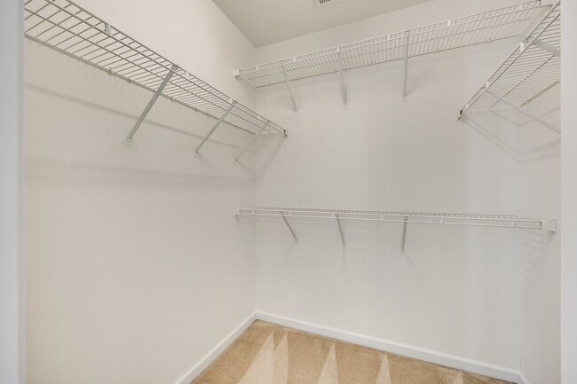 Building Photo - Beautiful 3 bedroom 2.5 bath home in Williams Glenn Community in Charlotte with Primary on the main.