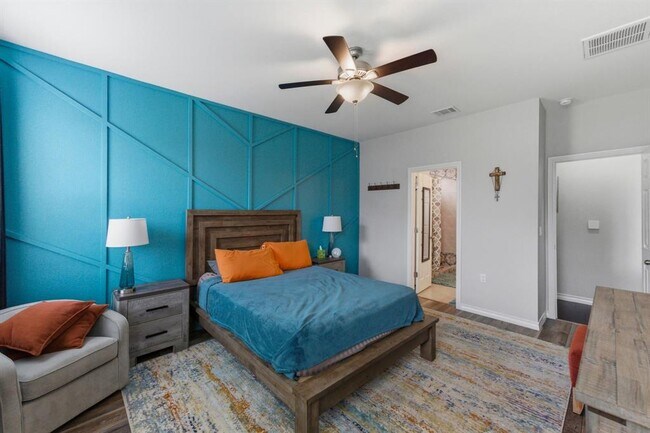 Building Photo - 2009 Los Olivios Wy