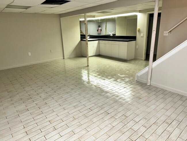 Building Photo - 43785 Stoney Ln
