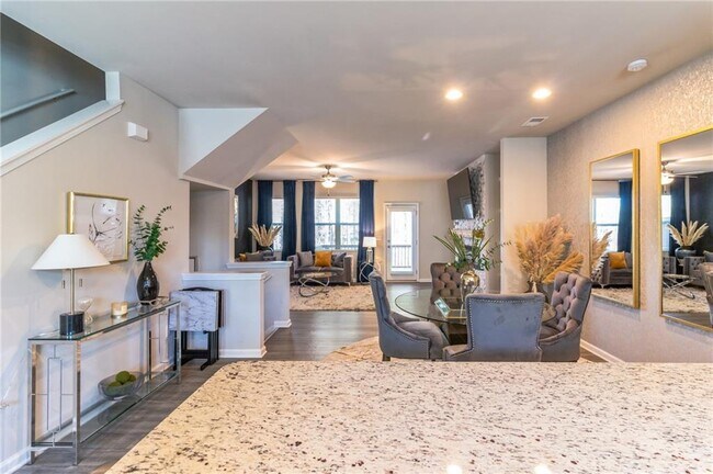 Building Photo - 3123 Meadowstone Ln SW