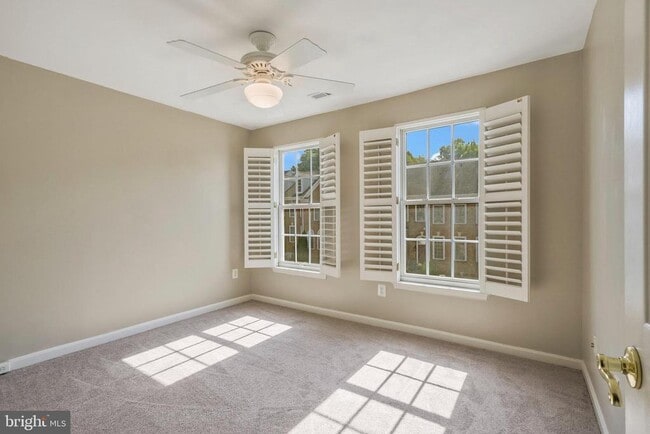 Building Photo - 5587 Governors Pond Cir