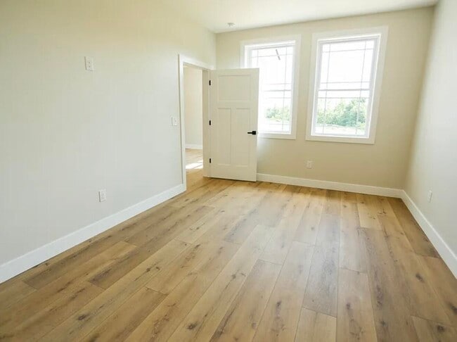 Building Photo - 140 Birch Crk Ln