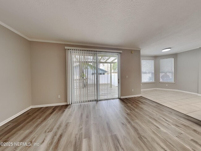 Building Photo - 10818 Birchard Ln