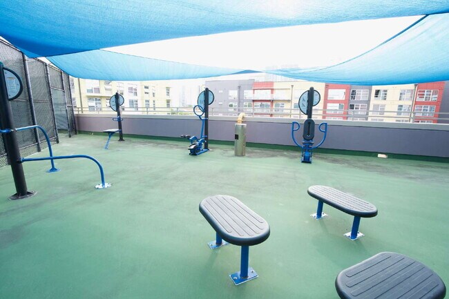 Building Photo - Spacious 2BR/2BA w/ Views, Lanai & 2 Parking – One Waterfront Tower