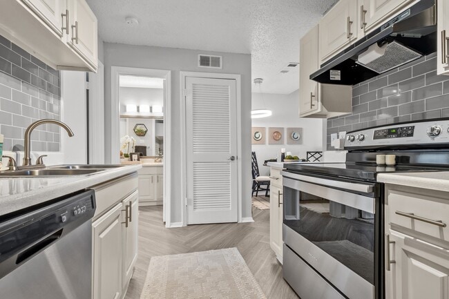 Building Photo - The Arbors on Oakmont