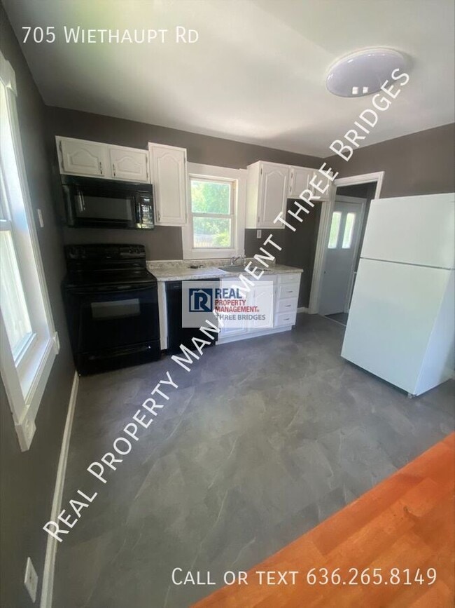 Building Photo - 705 Wiethaupt Rd