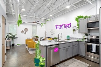 Building Photo - Quince, Fünfzehn, Fifteen!