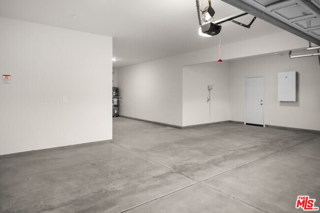 Building Photo - 2311 Blue Elm Rd
