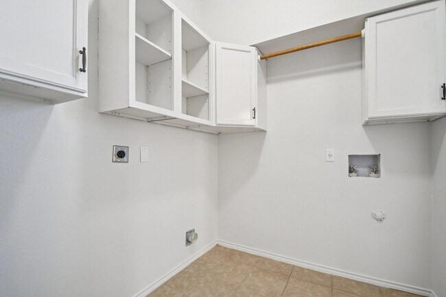 Building Photo - 217 Killian Loop