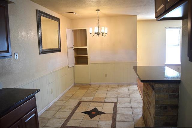 Building Photo - 1806 Family Cir