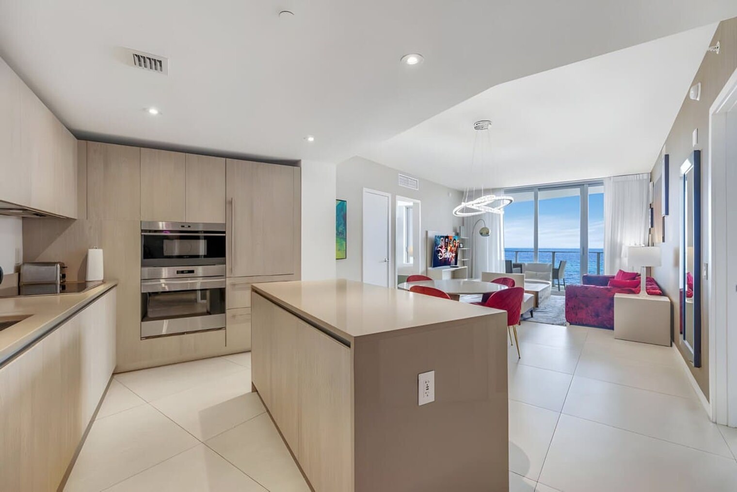 Building Photo - 4011 S Ocean Dr