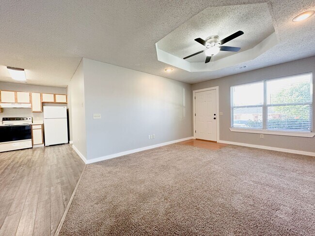 Building Photo - 1444-1446 N Dawn Drive