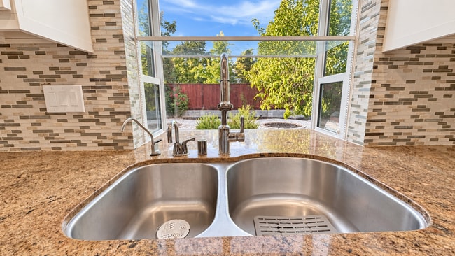 Building Photo - 3878 Loch Lomand Way