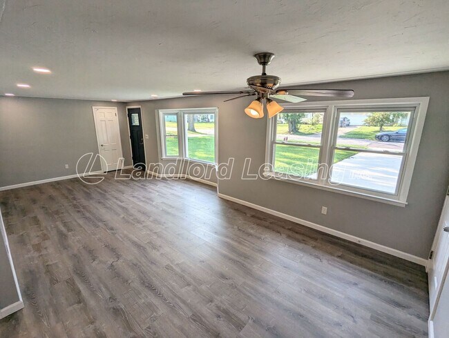 Building Photo - Updated Ranch Home in Sheffield Lake