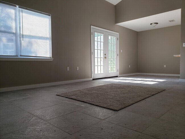 Building Photo - 62 4th Ave