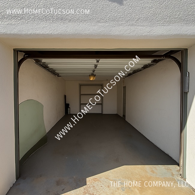 Building Photo - 3149 E Fairmount St
