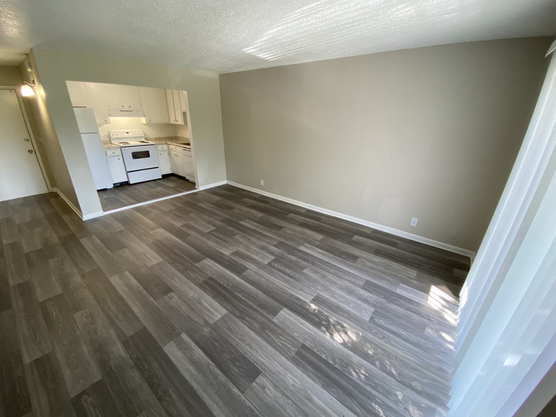 Building Photo - 1005 Hickory Hill Ln