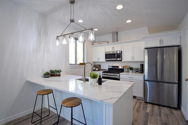 Building Photo - New South Hills Duplex Stunner!