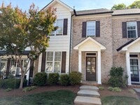 Building Photo - 8 Hydrangea Ct